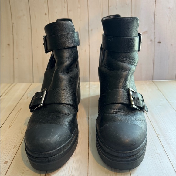 MICHAEL KORS - Corey Leather Cutout Ankle Boot - Picture 4 of 13